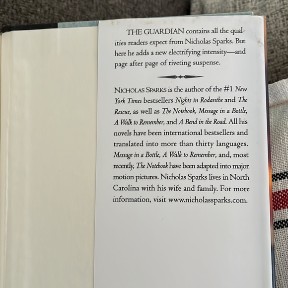 The Guardian by Nicholas sparks. A novel by the #1 NY Times bestselling author - Picture 2 of 4